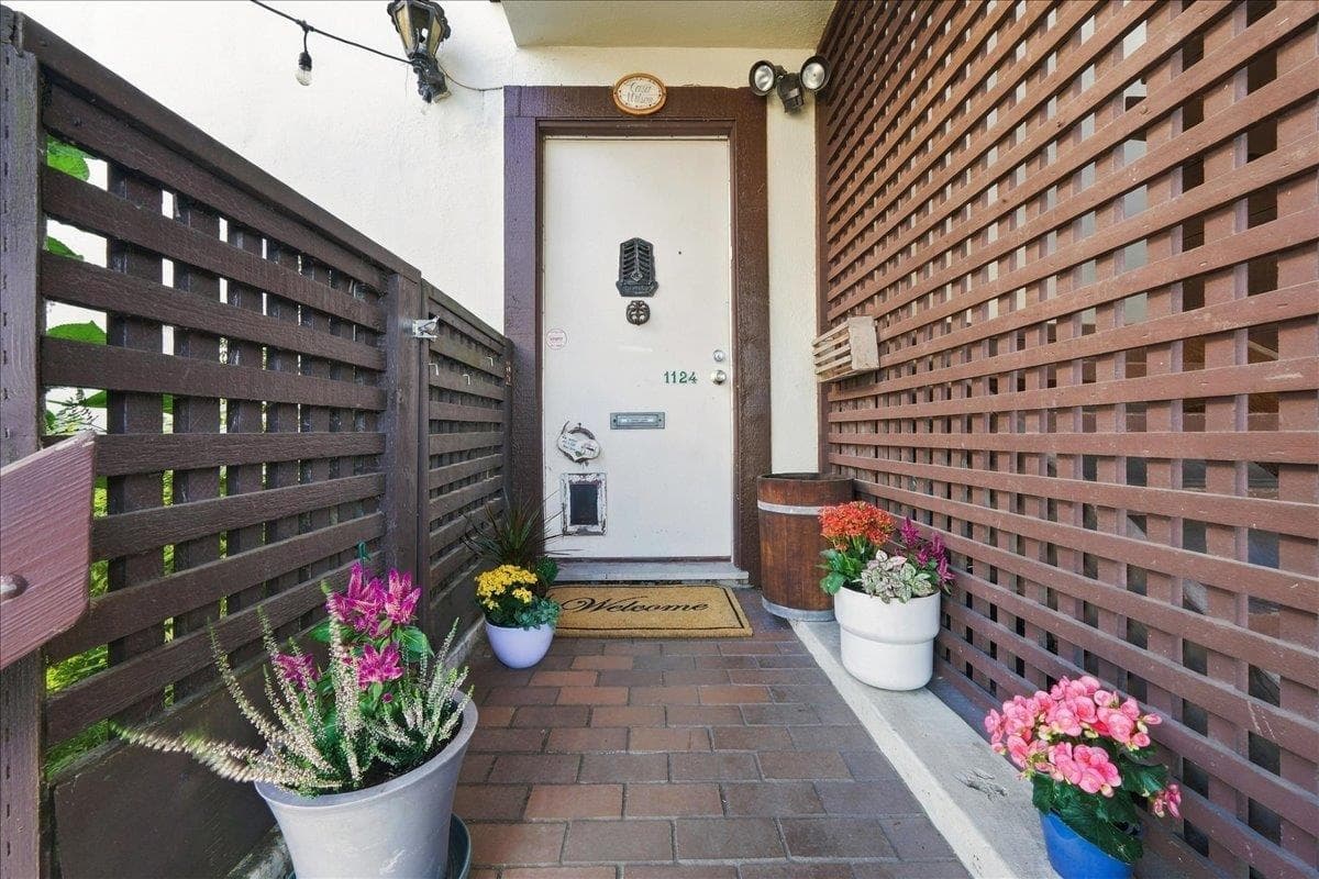 1124 Ironwork Passage, Vancouver, V6H 3R1 — photo 3