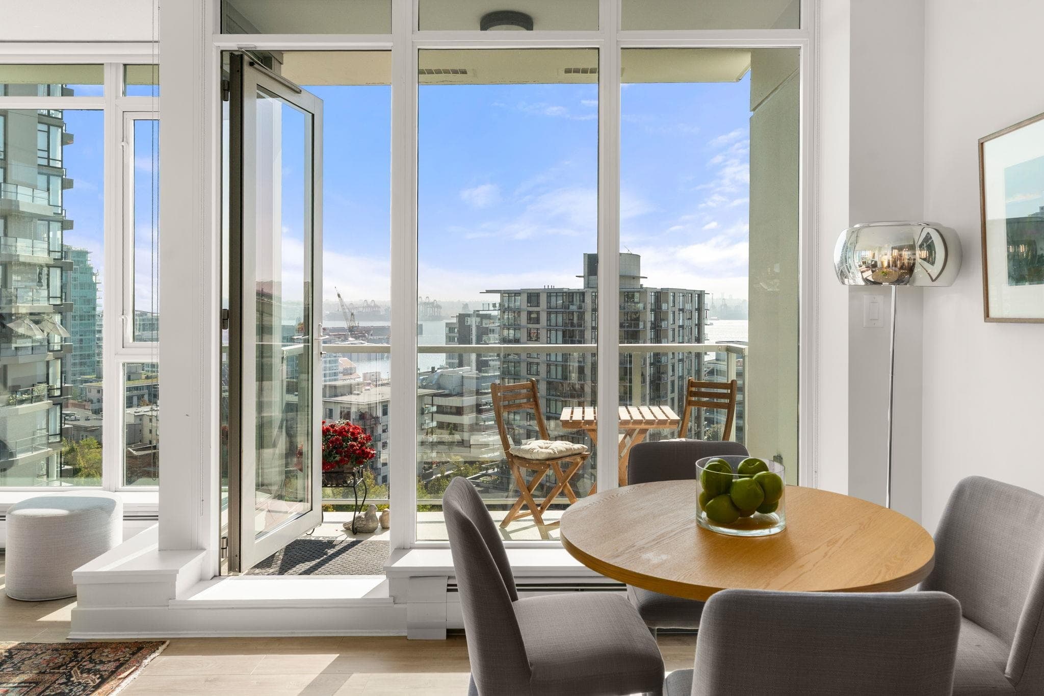 1106 - 175 W 2nd Street, North Vancouver, V7M 0A5 — photo 2