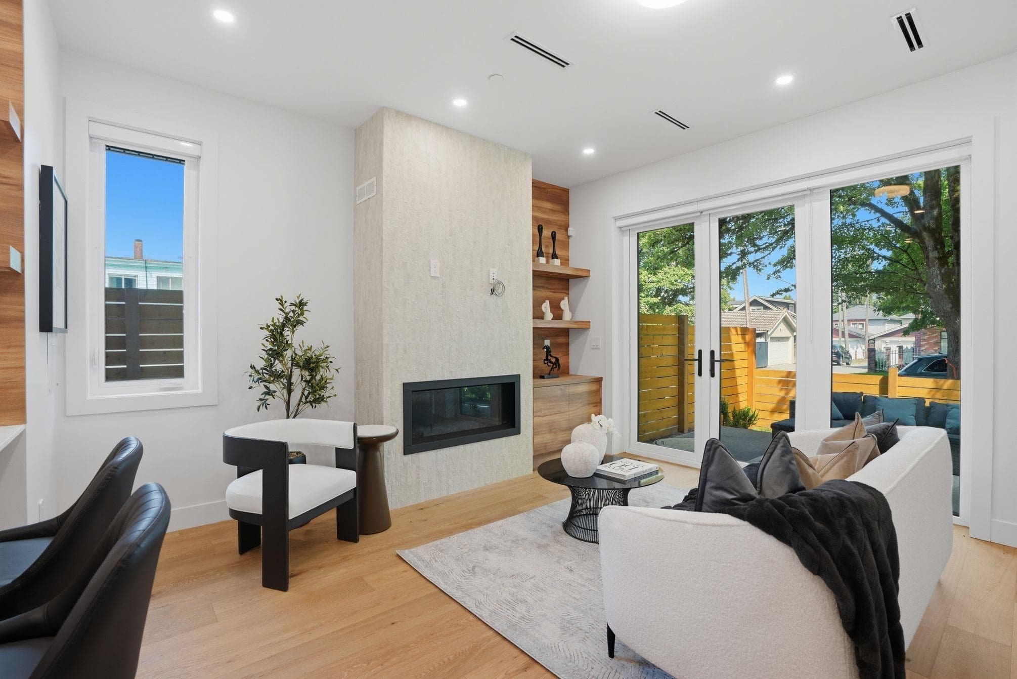 1 - 2438 E 20th Avenue, Vancouver, V5M 2T6 — photo 3