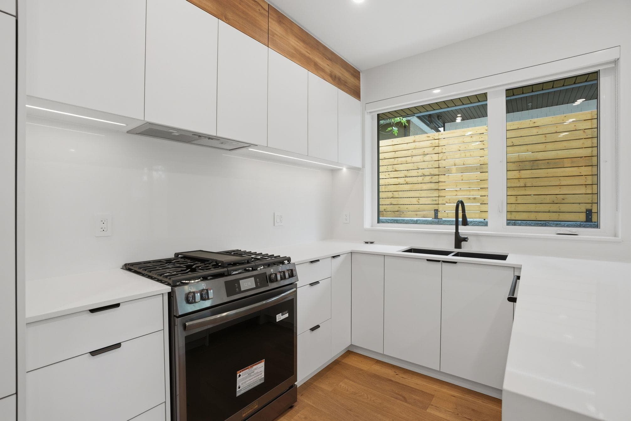 2 - 2438 E 20th Avenue, Vancouver, V5M 2T6 — photo 5