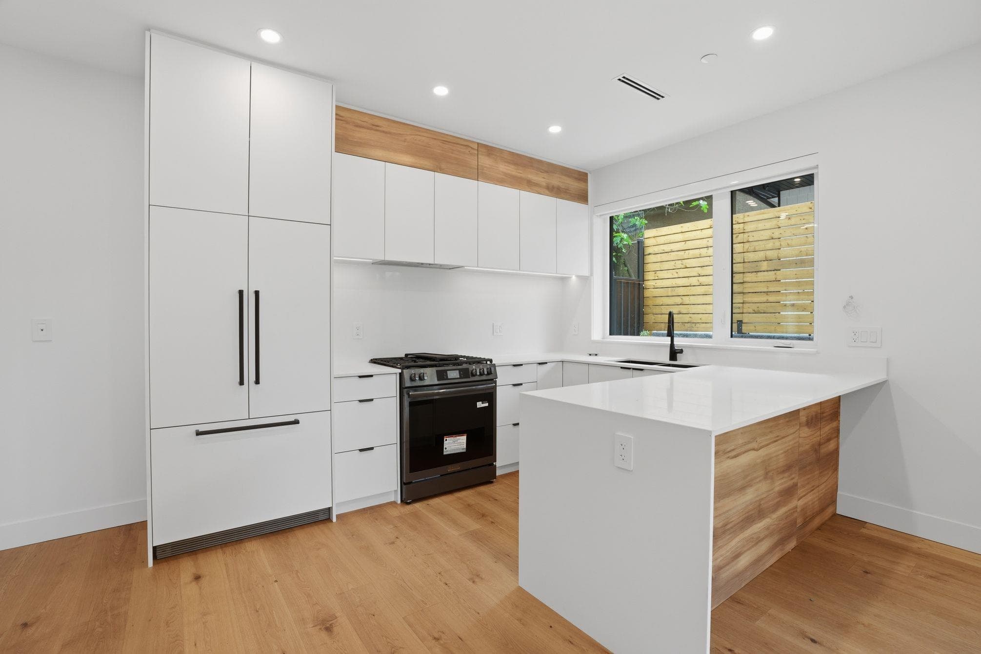 2 - 2438 E 20th Avenue, Vancouver, V5M 2T6 — photo 4
