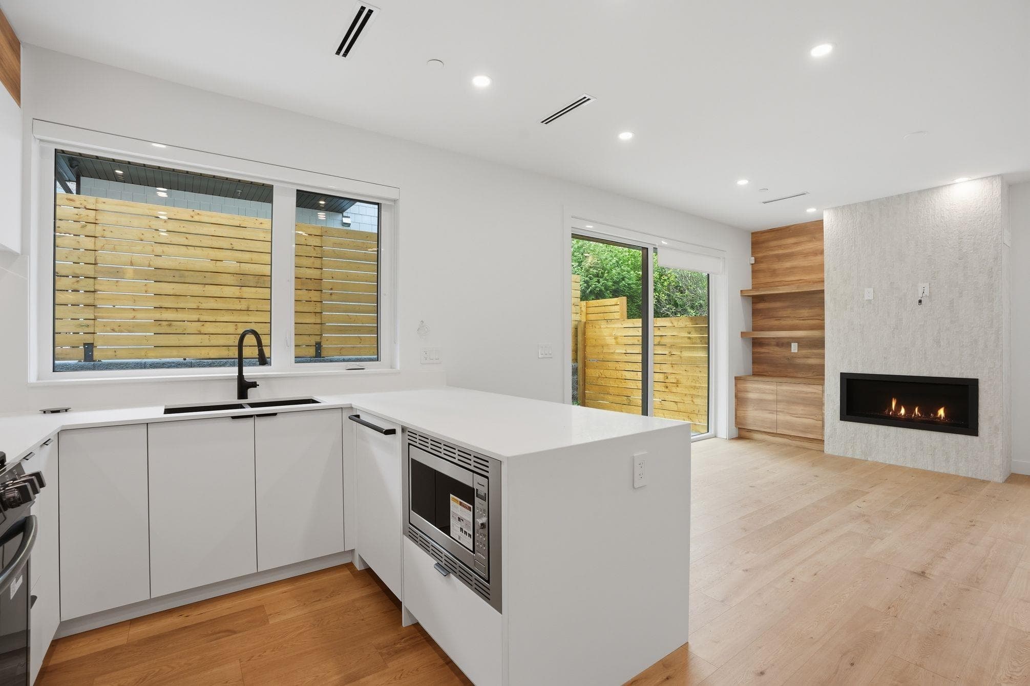 2 - 2438 E 20th Avenue, Vancouver, V5M 2T6 — photo 3