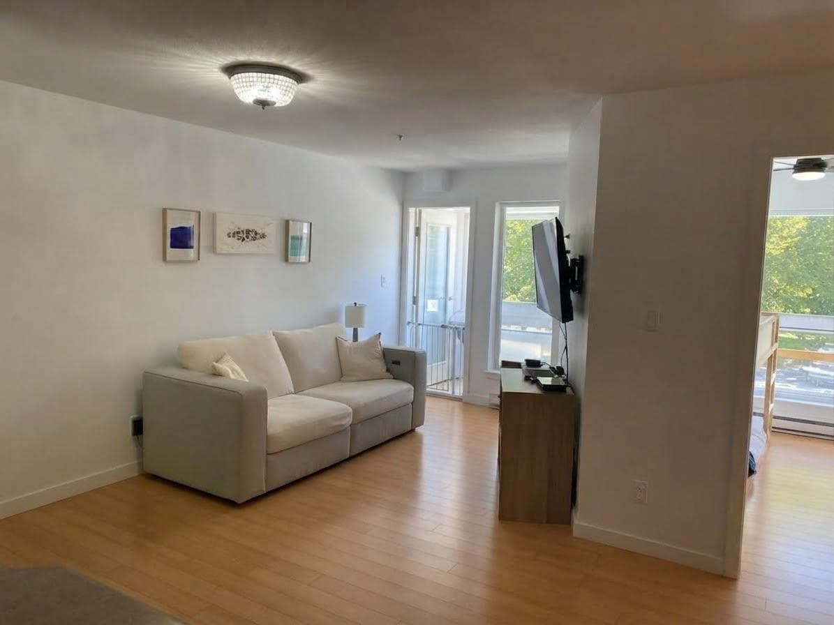 210 - 2891 E Hastings Street, Vancouver, V5K 5J8 — photo 4
