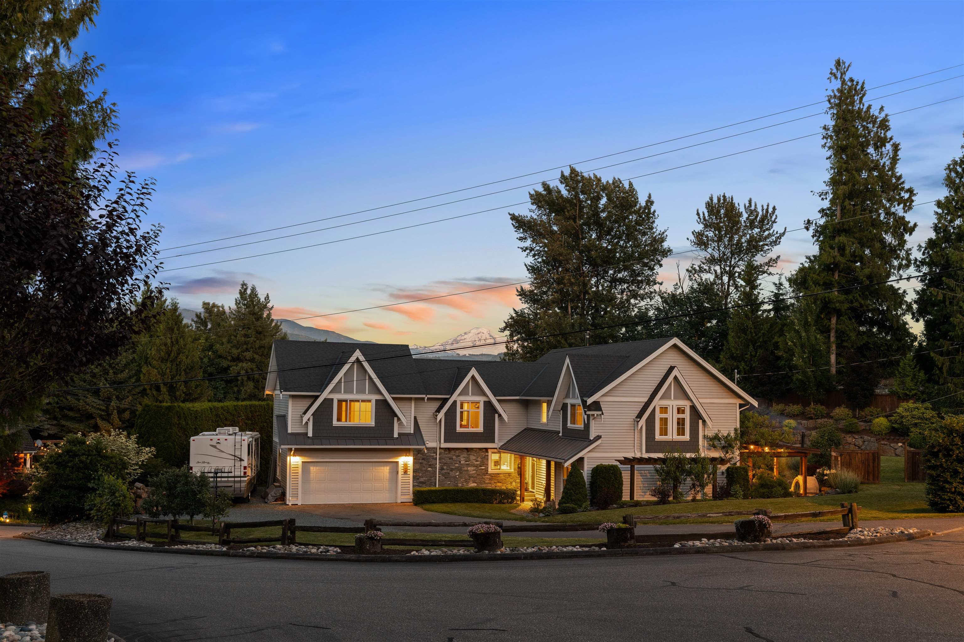 36148 Dawn Crescent, Abbotsford, V3G 1C6 — photo 2