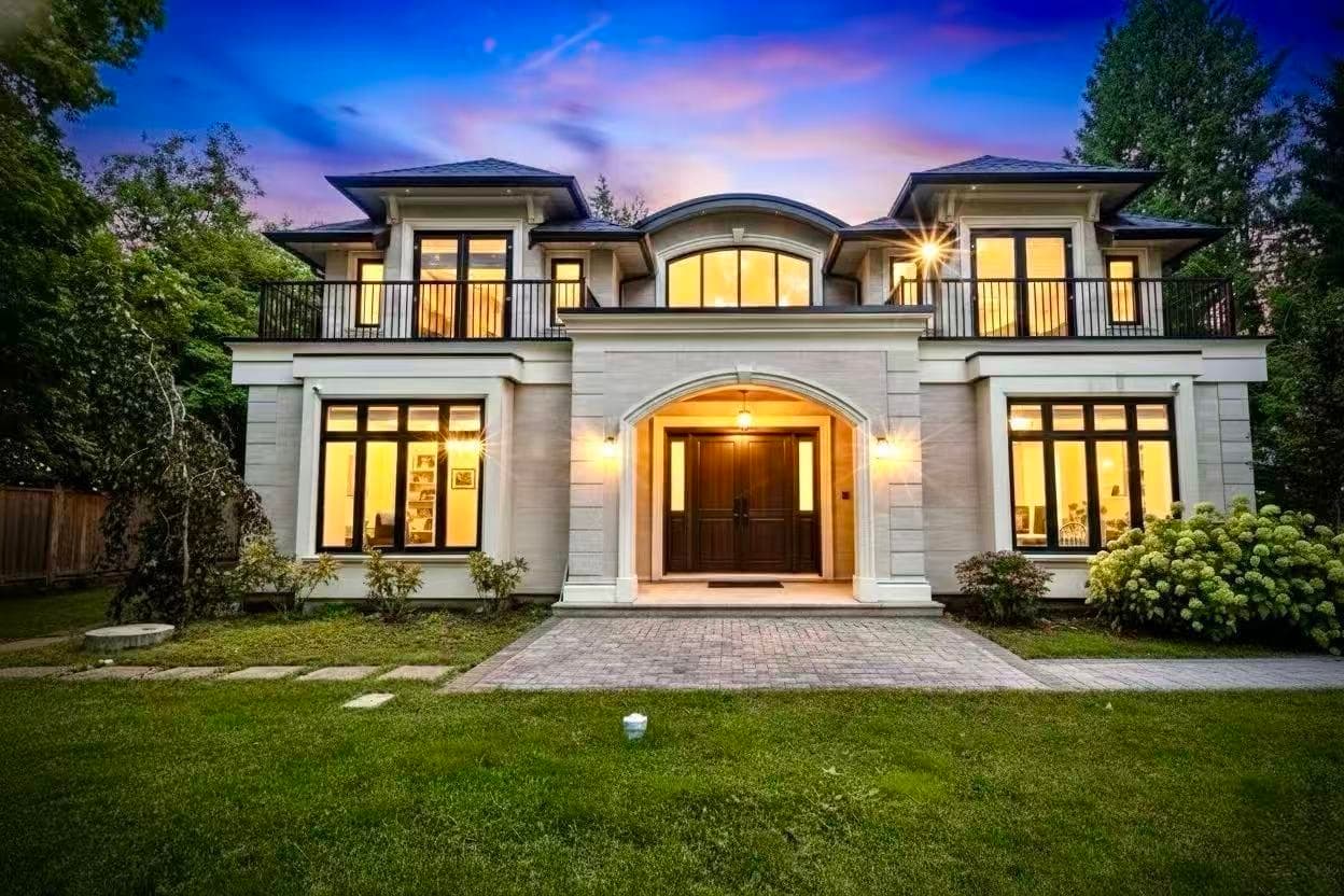 1048 Handsworth Road, North Vancouver, V7R 2A6 — photo 1