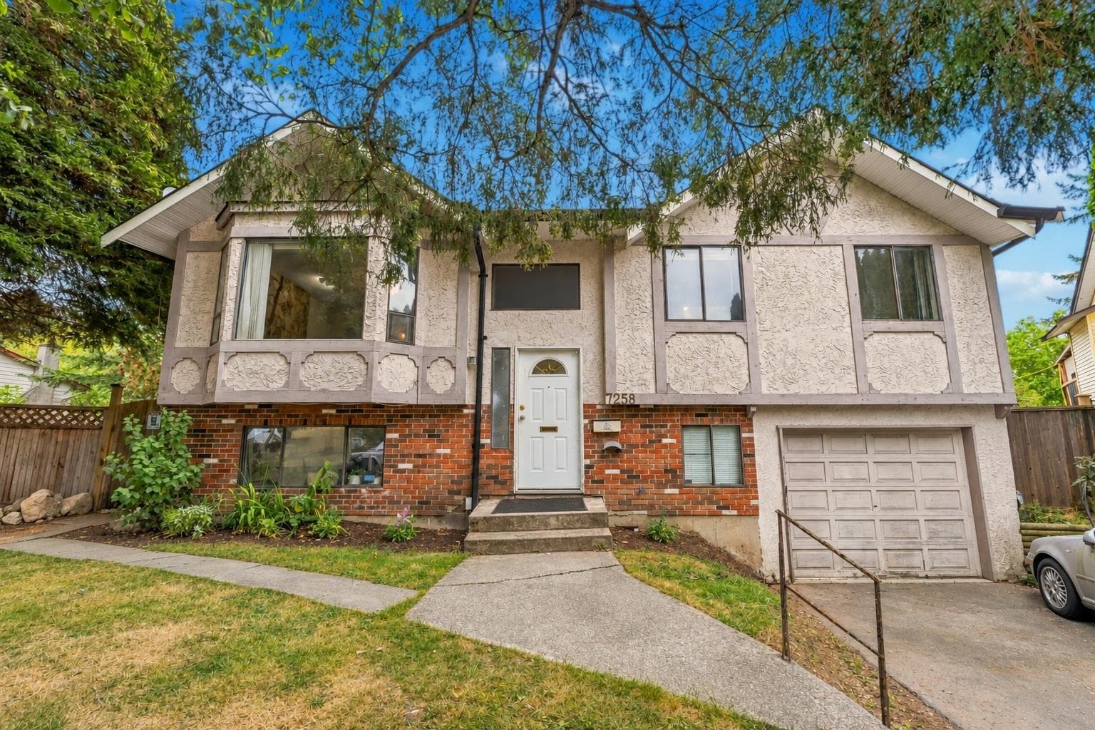 7258 140a Street, Surrey, V3W 7N4 — photo 1