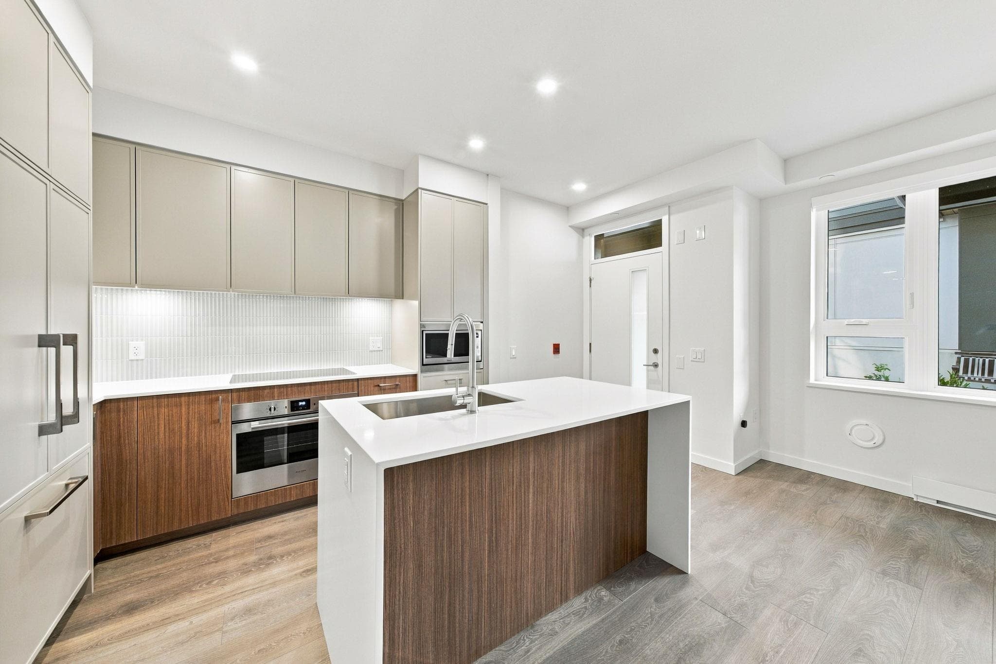 102 - 956 Lytton Street, North Vancouver, V7H 0C4 — photo 3