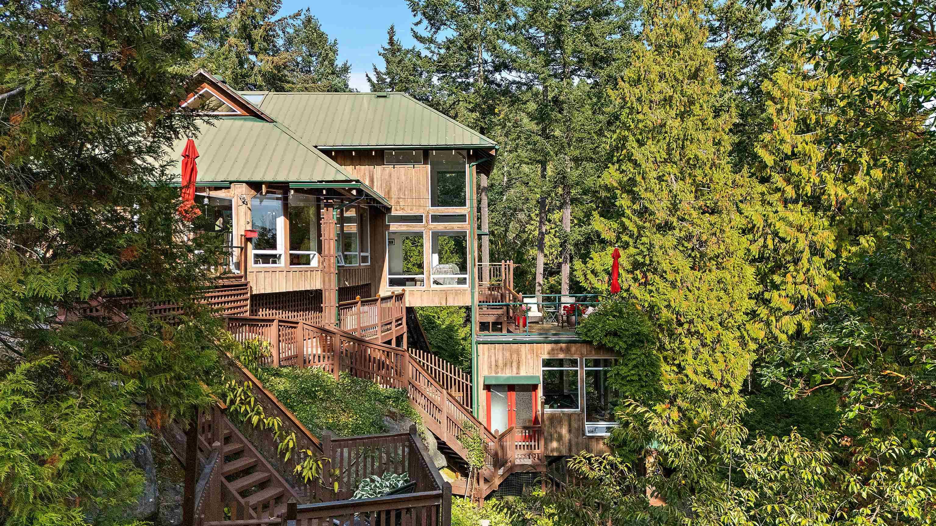 486 Bluff Way, Mayne Island, V0N 2J2 — photo 1
