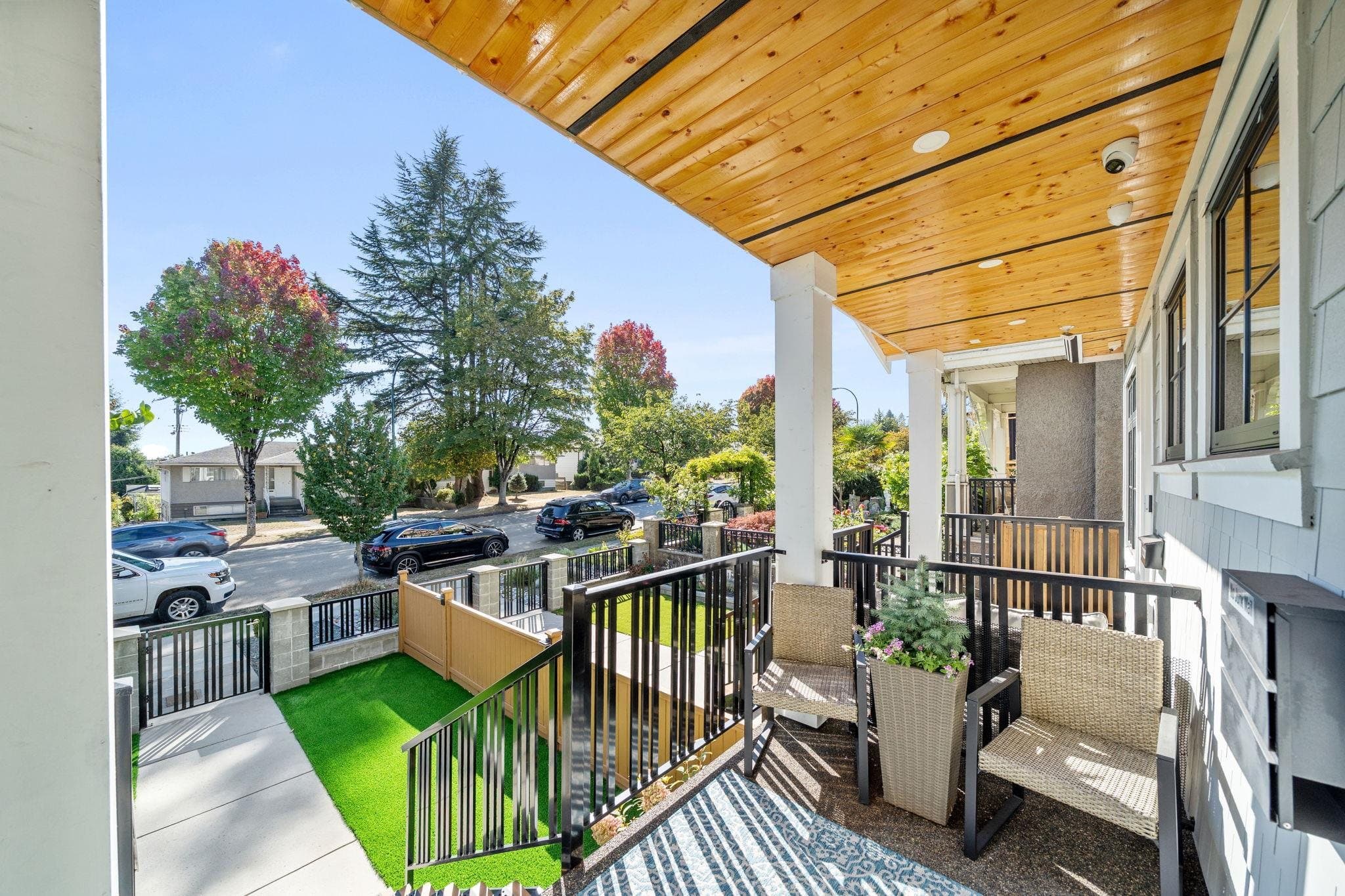 1 - 2749 E 54th Avenue, Vancouver, V5S 1X7 — photo 2