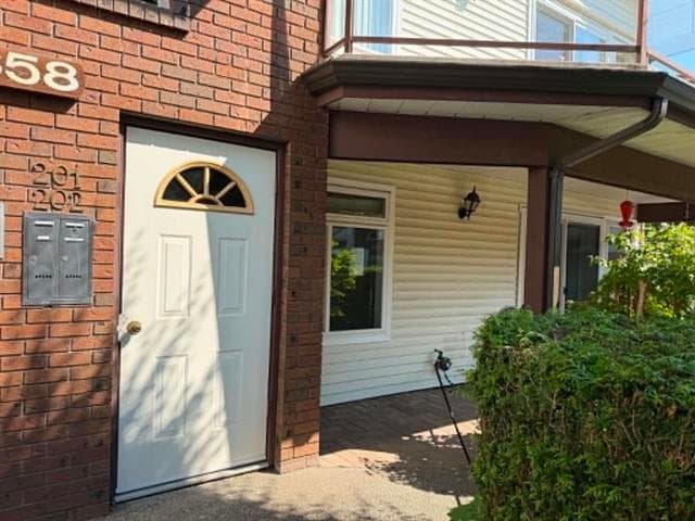 101 - 13858 102 Avenue, Surrey, V3T 1P1 — photo 5