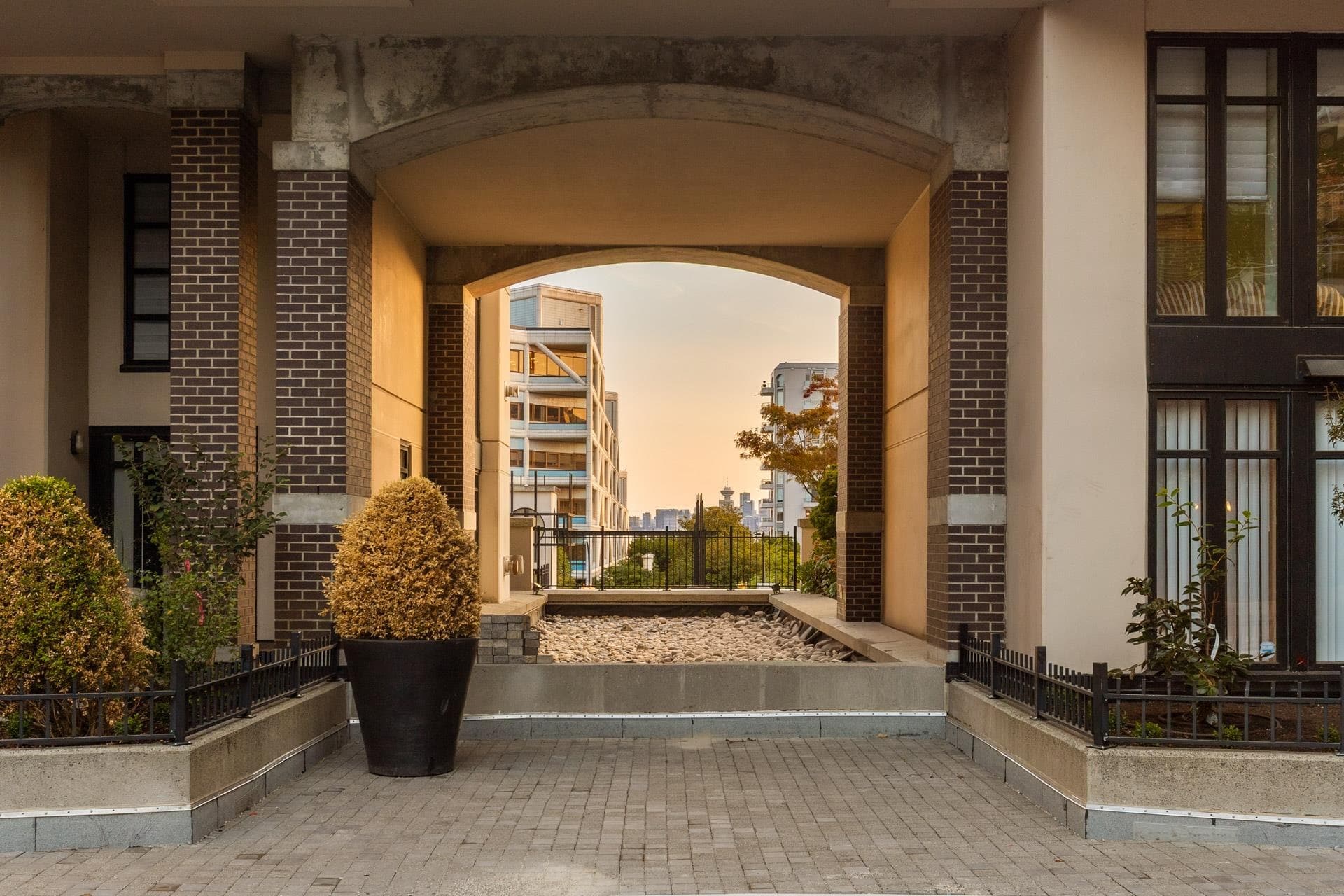 1505 - 155 W 1st Street, North Vancouver, V7M 3N8 — photo 4