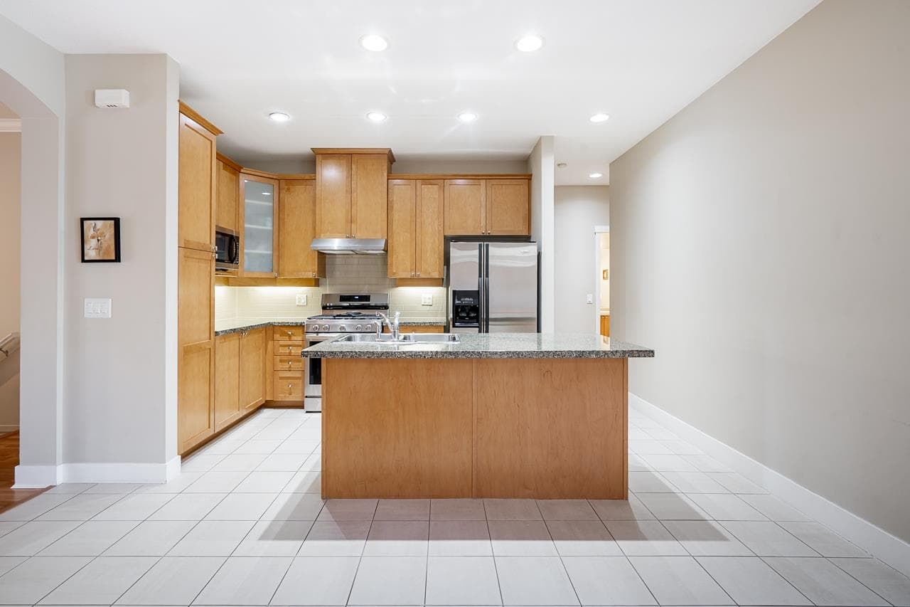 3 - 15425 Rosemary Heights Crescent, Surrey, V3Z 0S7 — photo 5