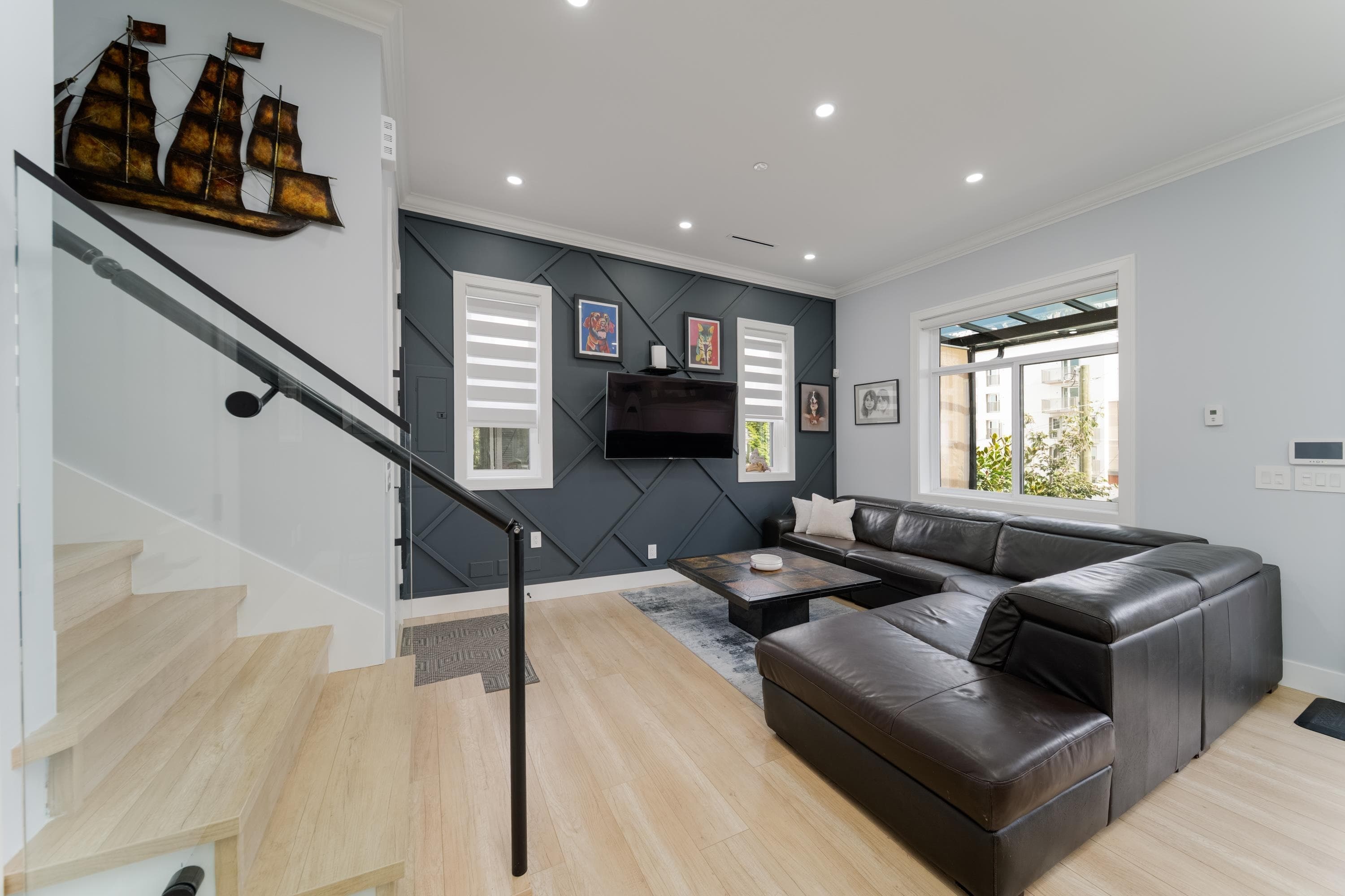 960 Renfrew Street, Vancouver, V5K 4B8 — photo 2