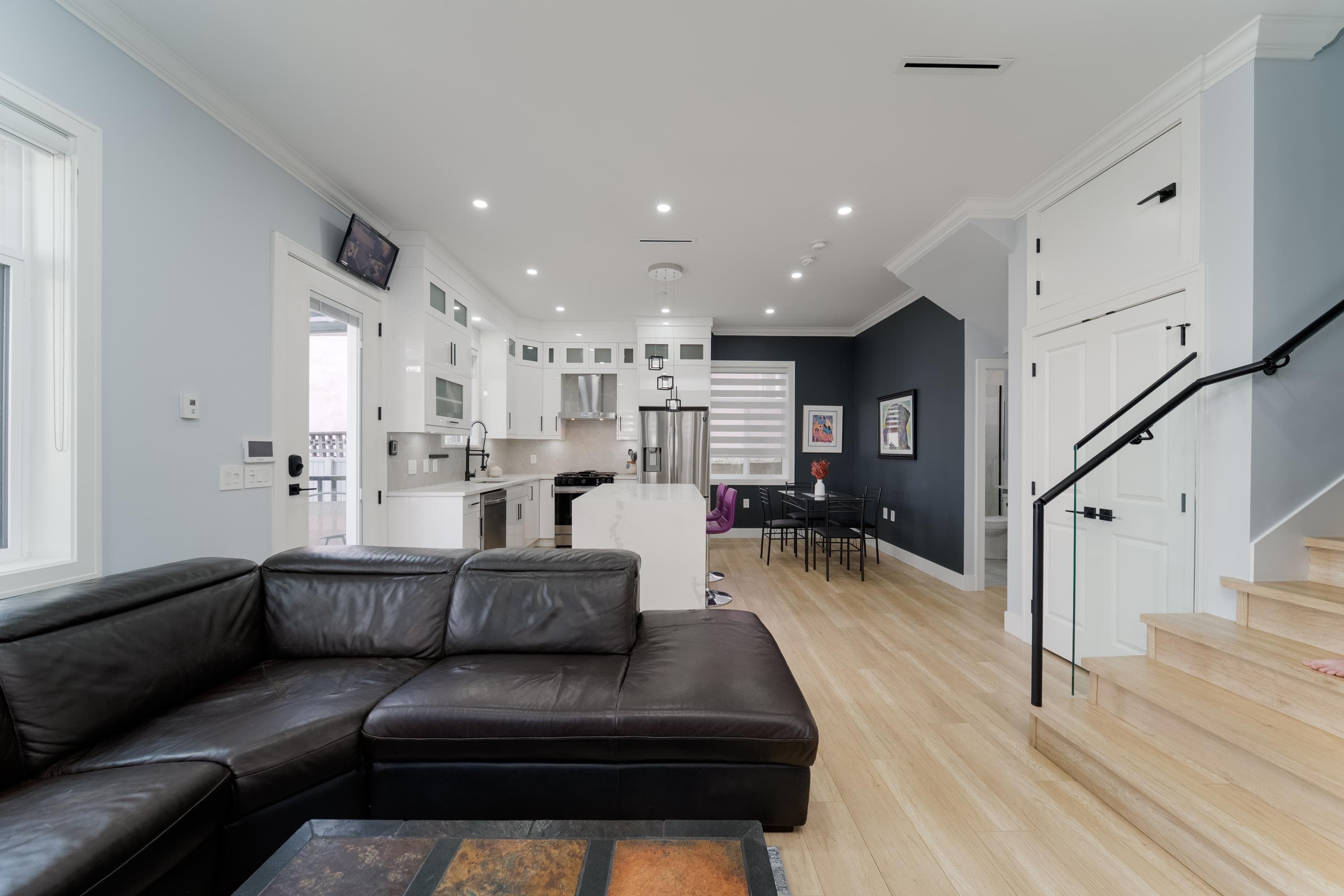 960 Renfrew Street, Vancouver, V5K 4B8 — photo 3