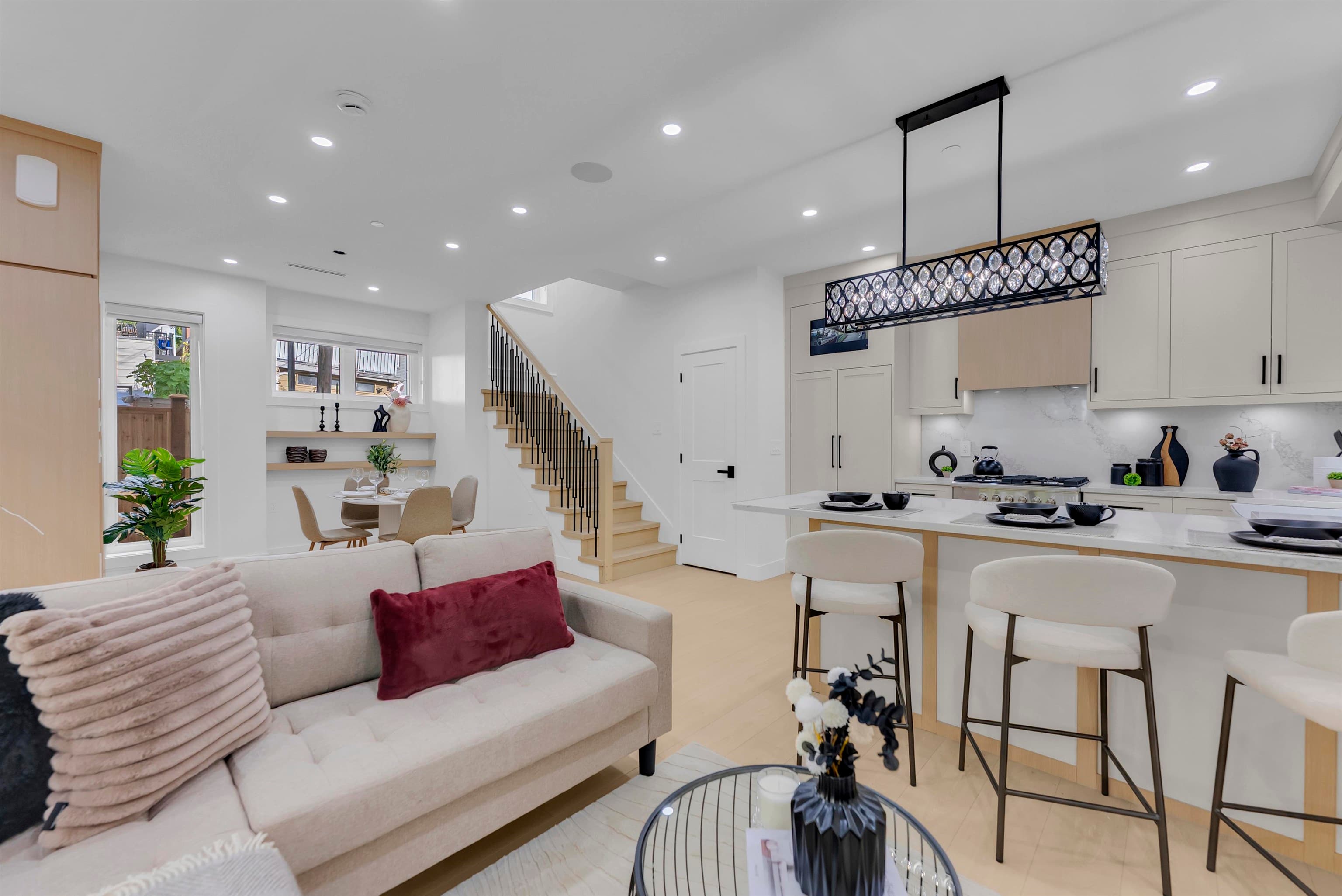 1 - 2888 E 6th Avenue, Vancouver, V5M 1R8 — photo 1