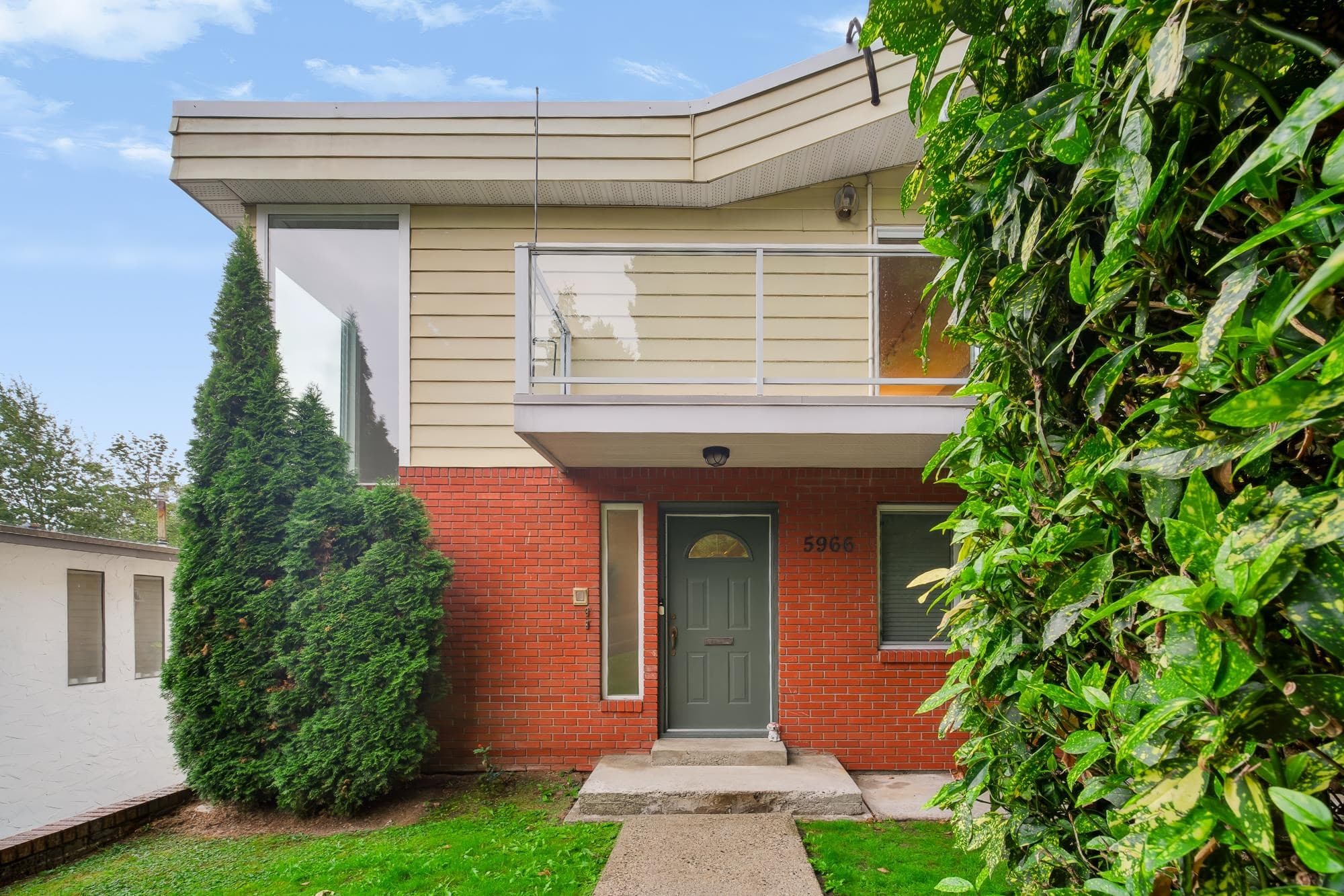 5966 Baffin Place, Burnaby, V5H 3S8 — photo 1