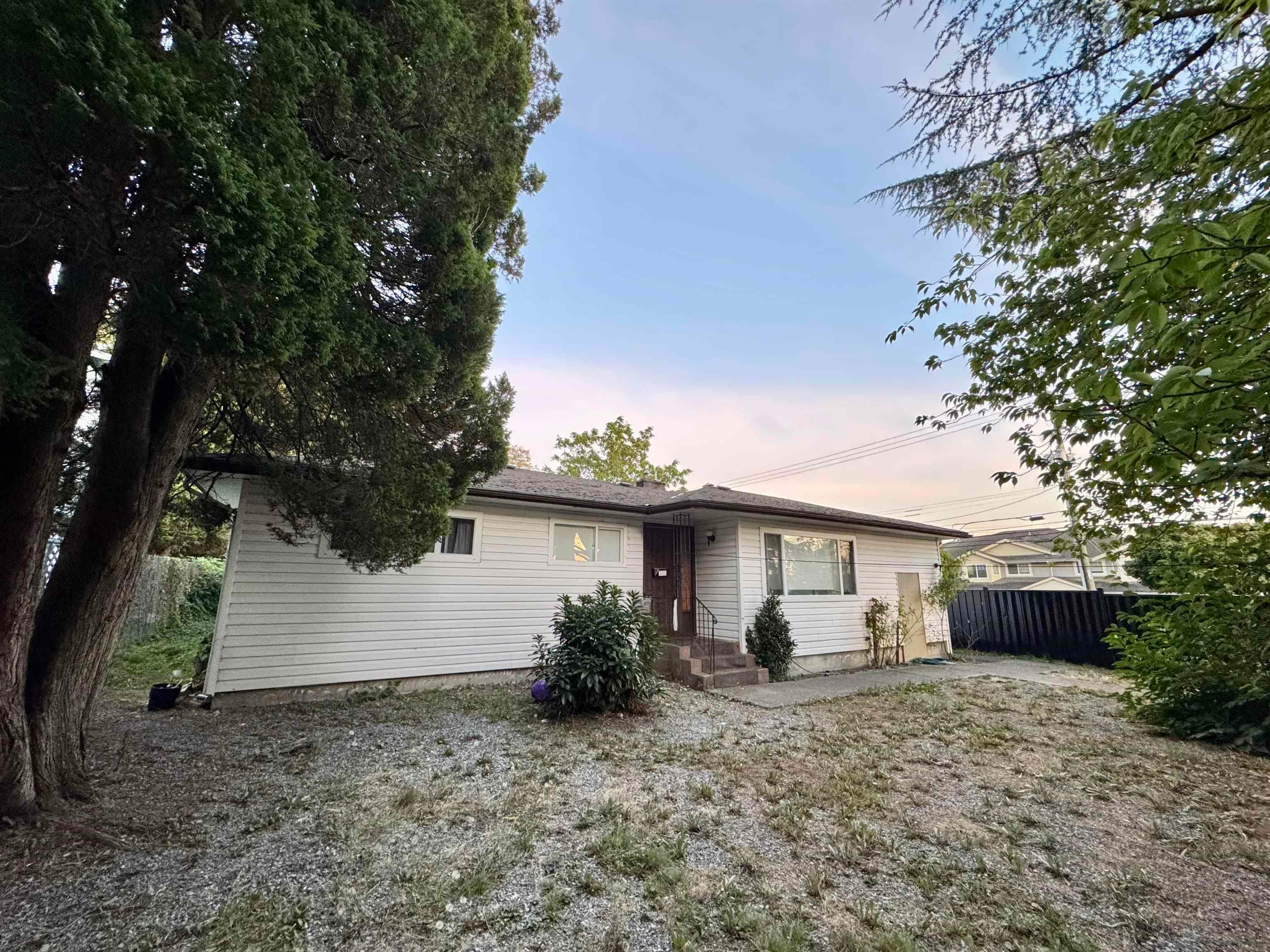 8406 152 Street, Surrey, V3S 3M8 — photo 3