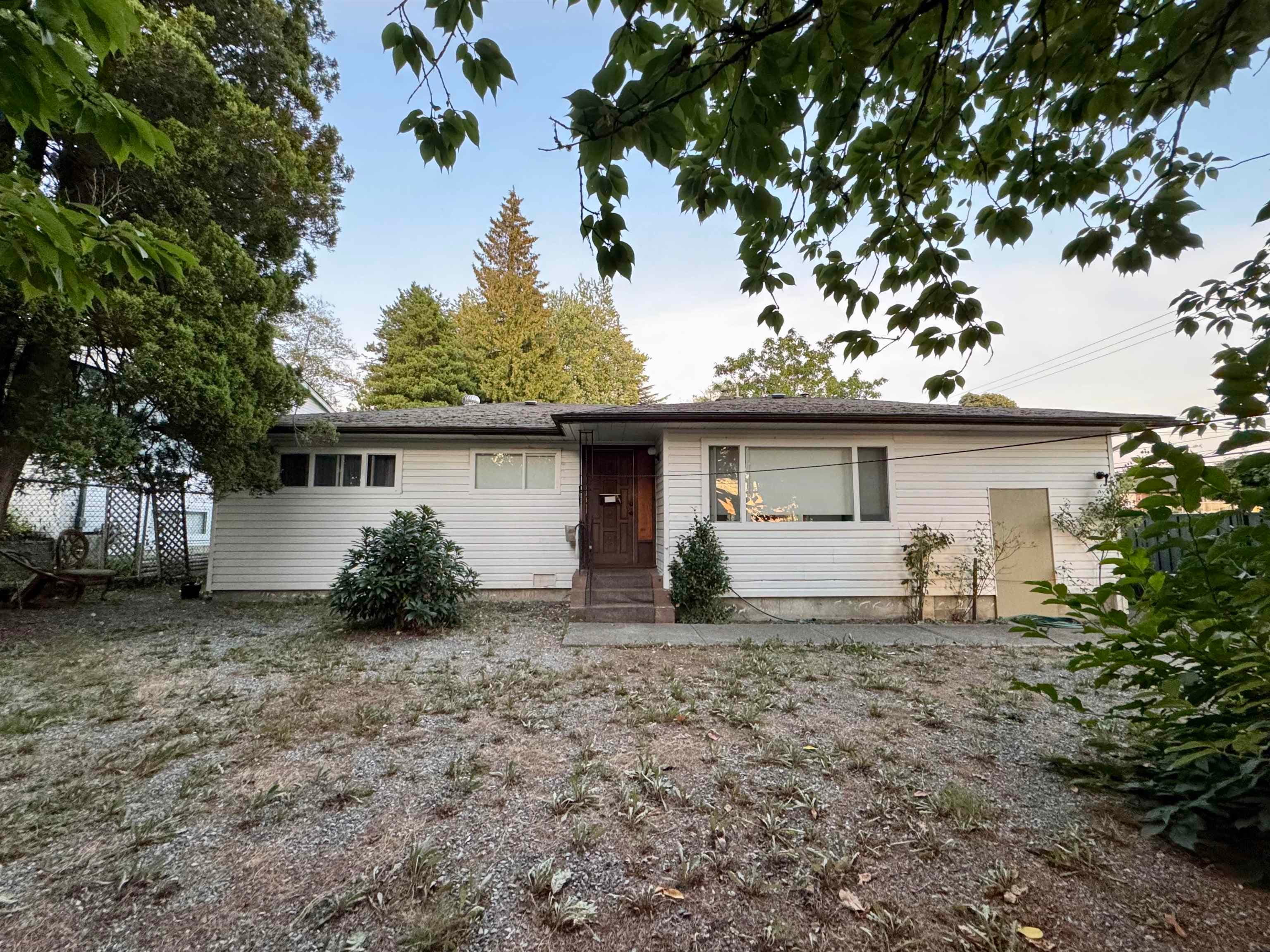 8406 152 Street, Surrey, V3S 3M8 — photo 1