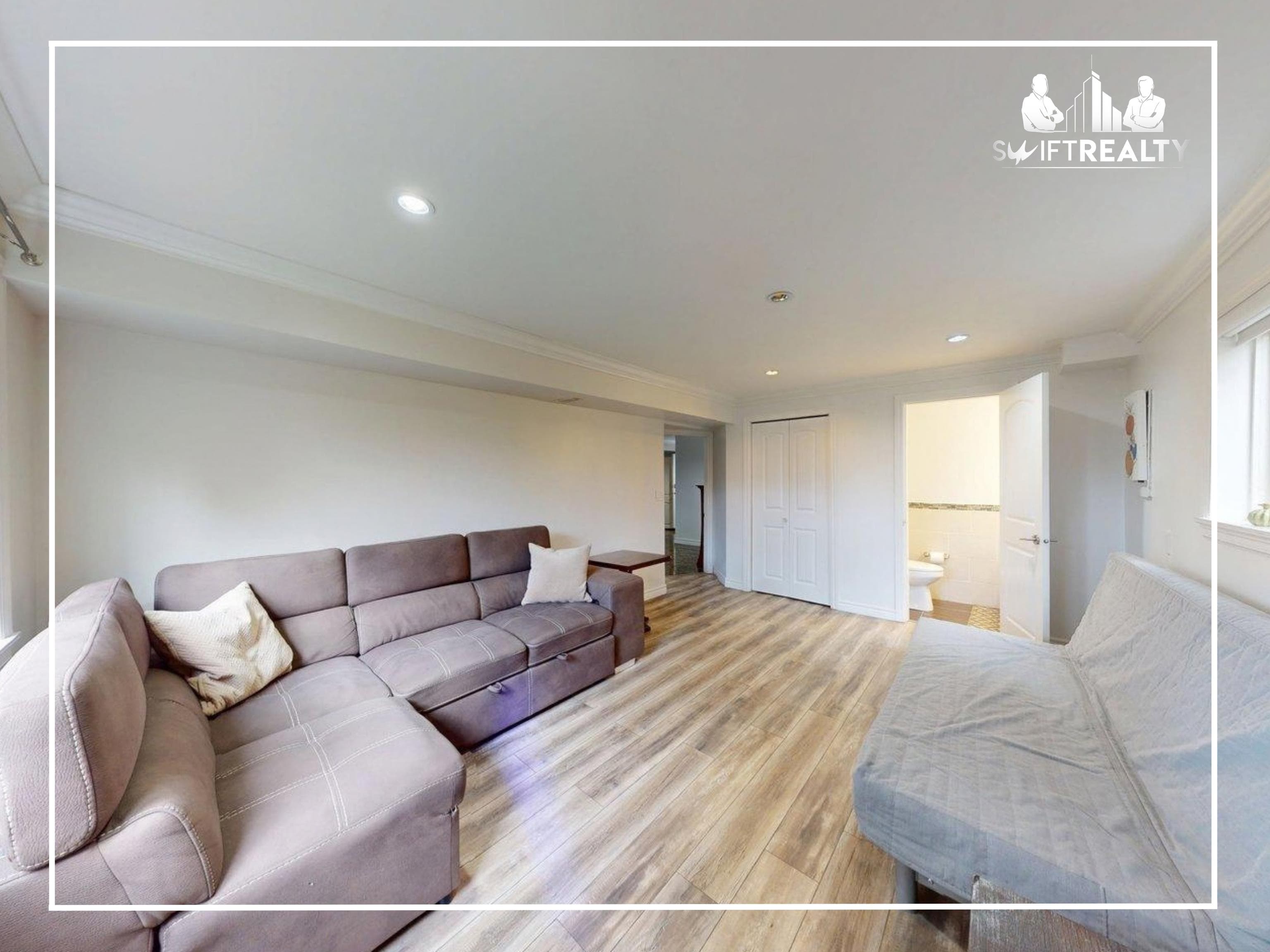 112 W Rockland Road Road, North Vancouver, V7N 2V7 — photo 2