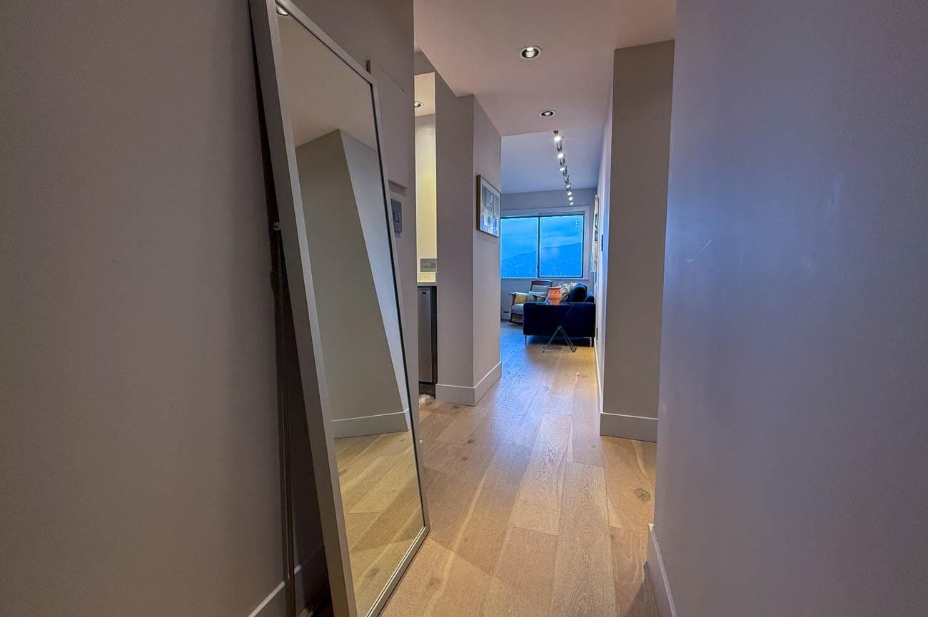 1204 - 701 W Victoria Park, North Vancouver, V7M 2L2 — photo 2