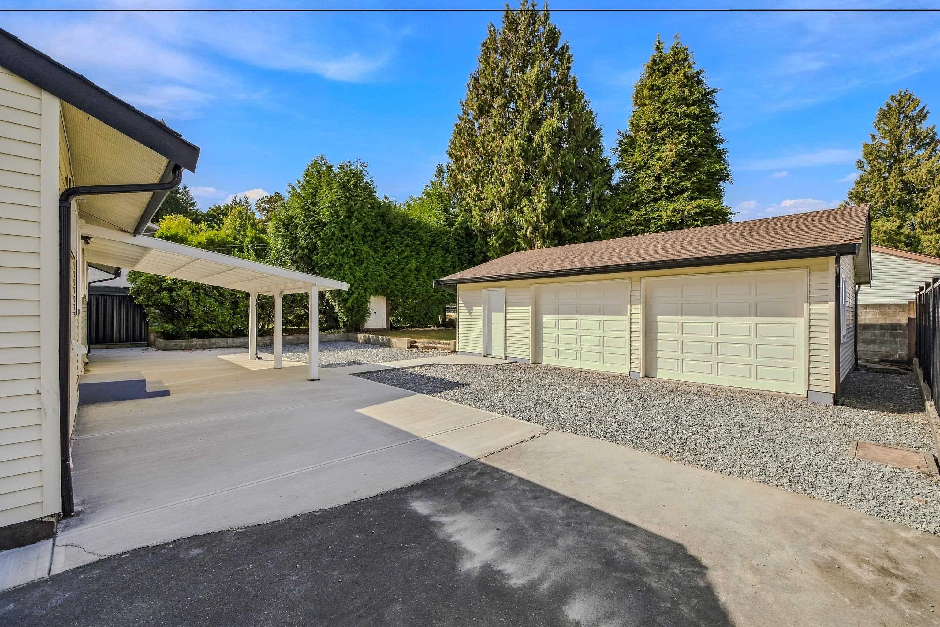11055 Oriole Drive, Surrey, V3R 5A7 — photo 5