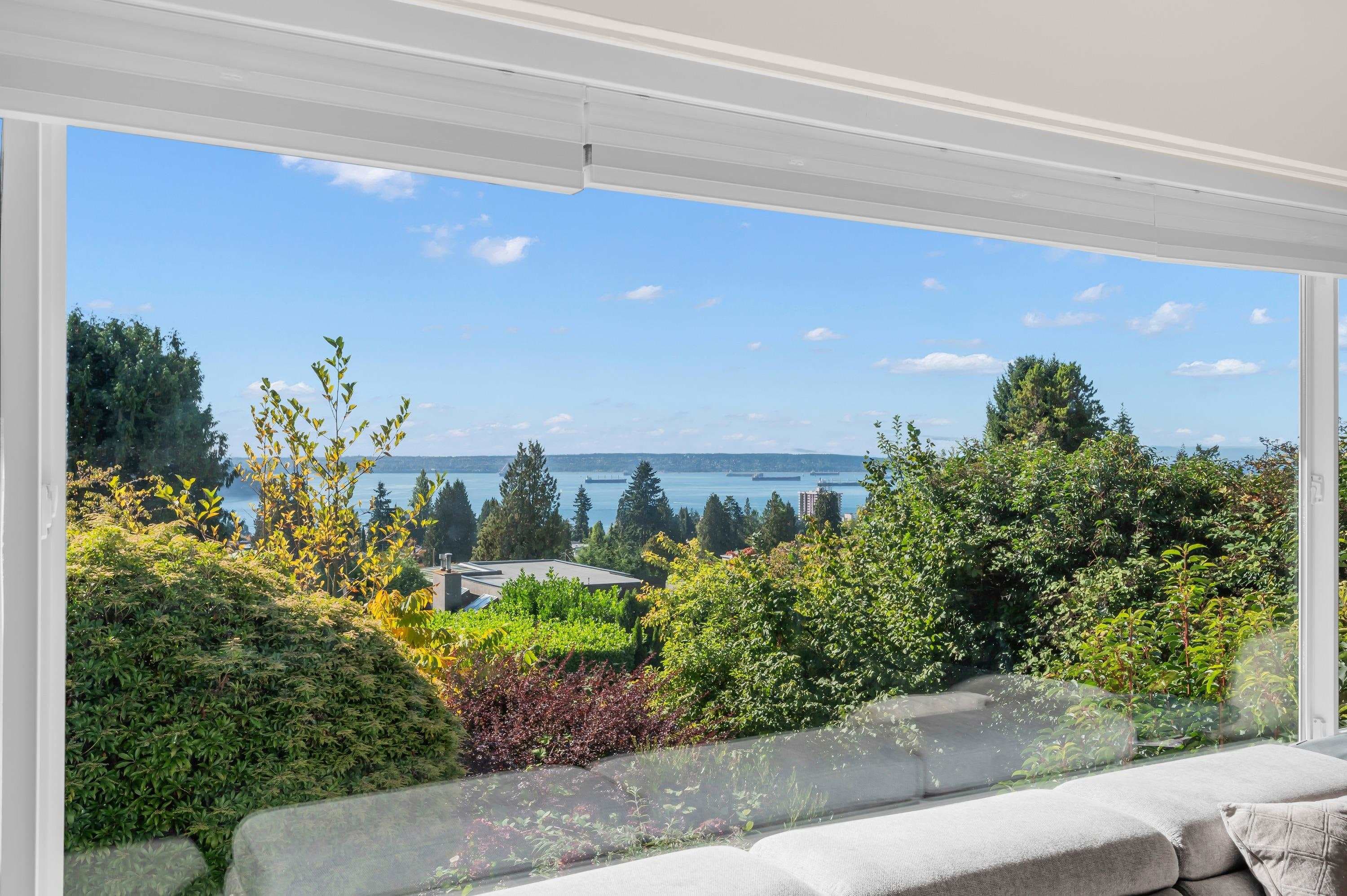 1165 Mathers Avenue, West Vancouver, V7T 2G4 — photo 4