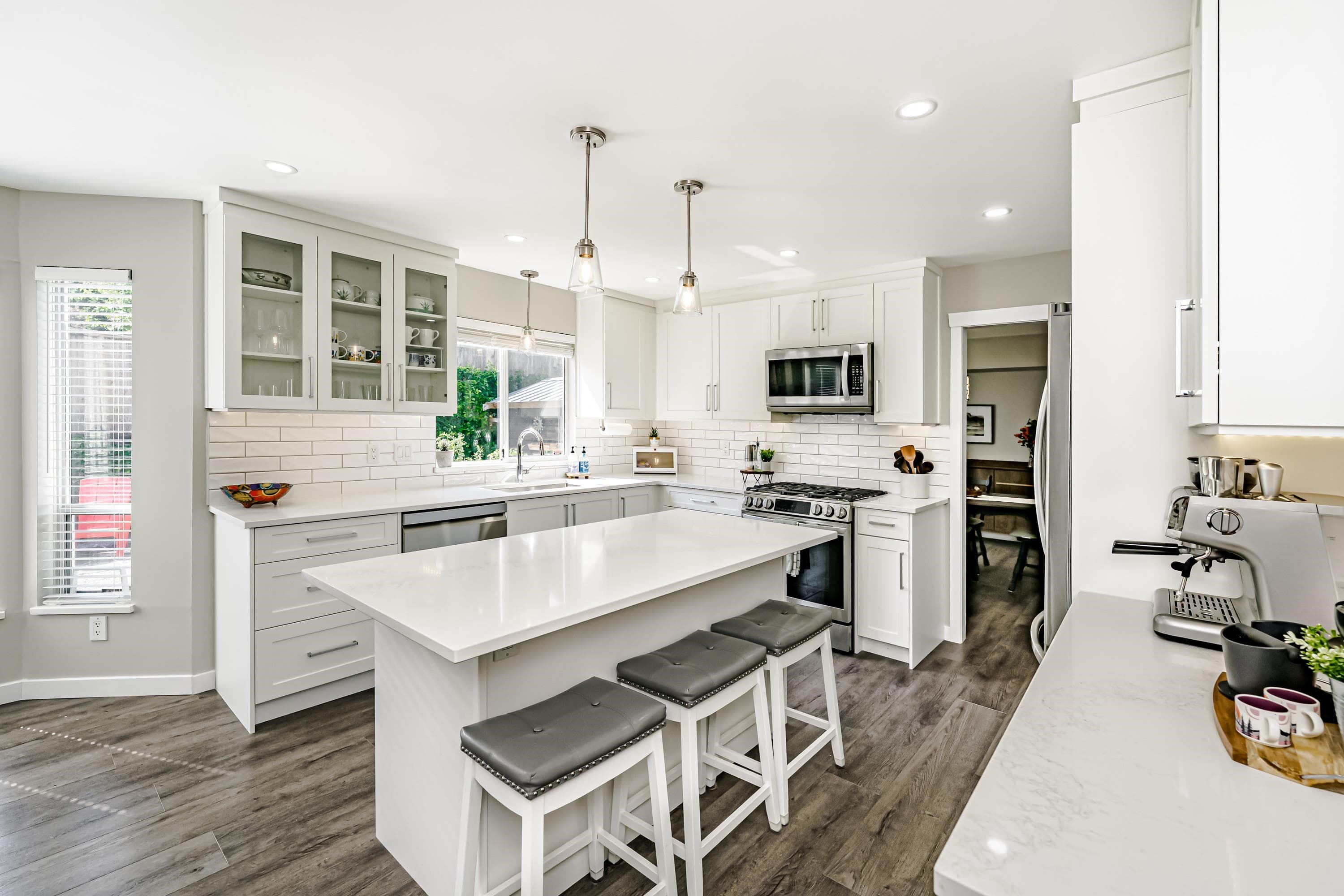 1328 Honeysuckle Lane, Coquitlam, V3E 2K2 — photo 3