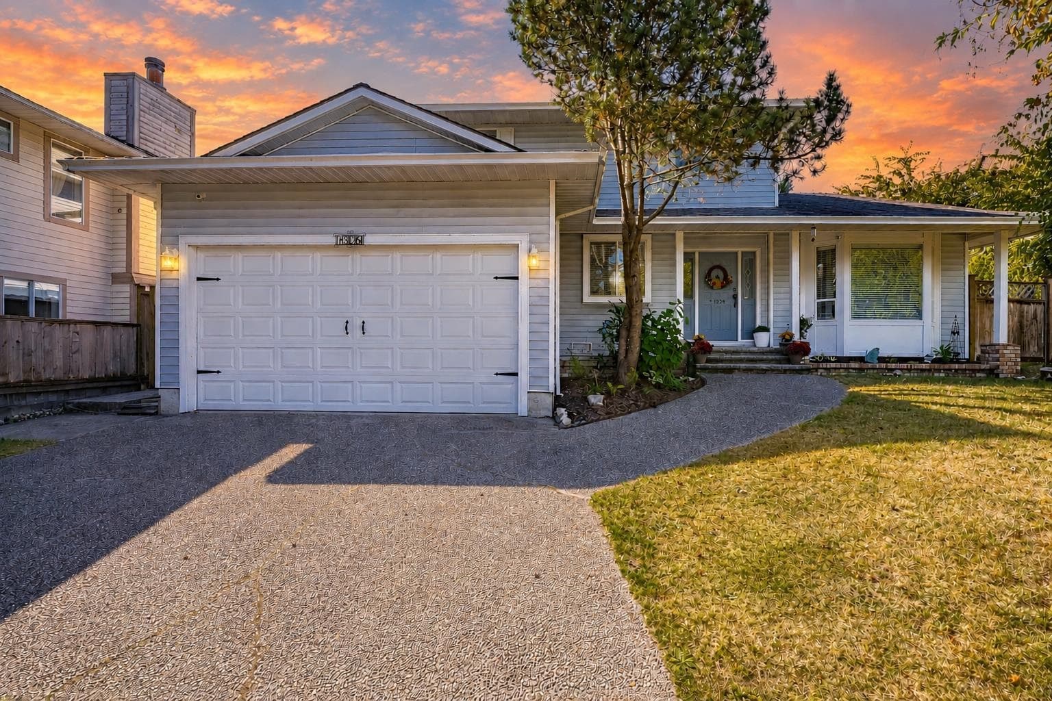 1328 Honeysuckle Lane, Coquitlam, V3E 2K2 — photo 1