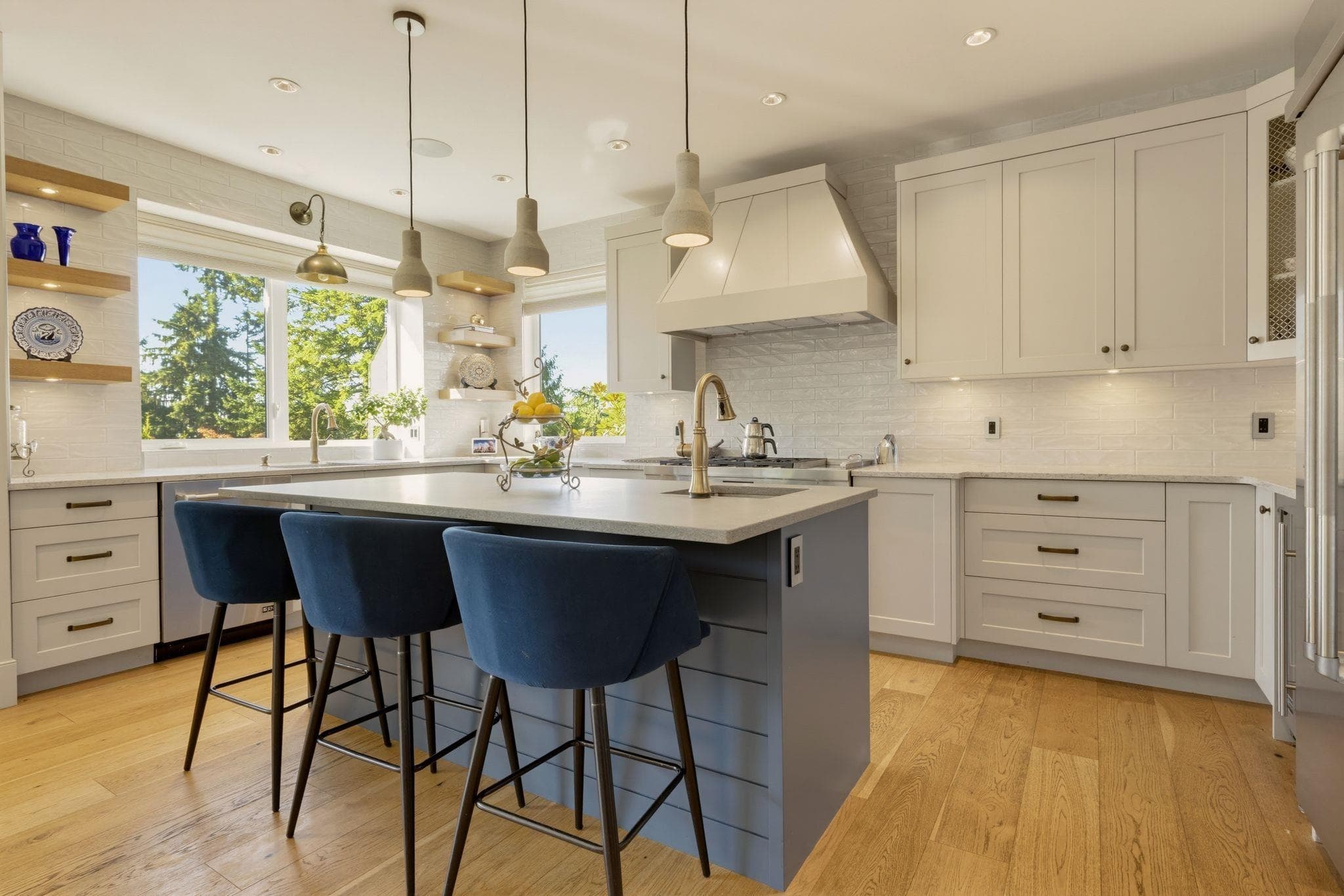 285 Monteray Avenue, North Vancouver, V7N 3E7 — photo 3