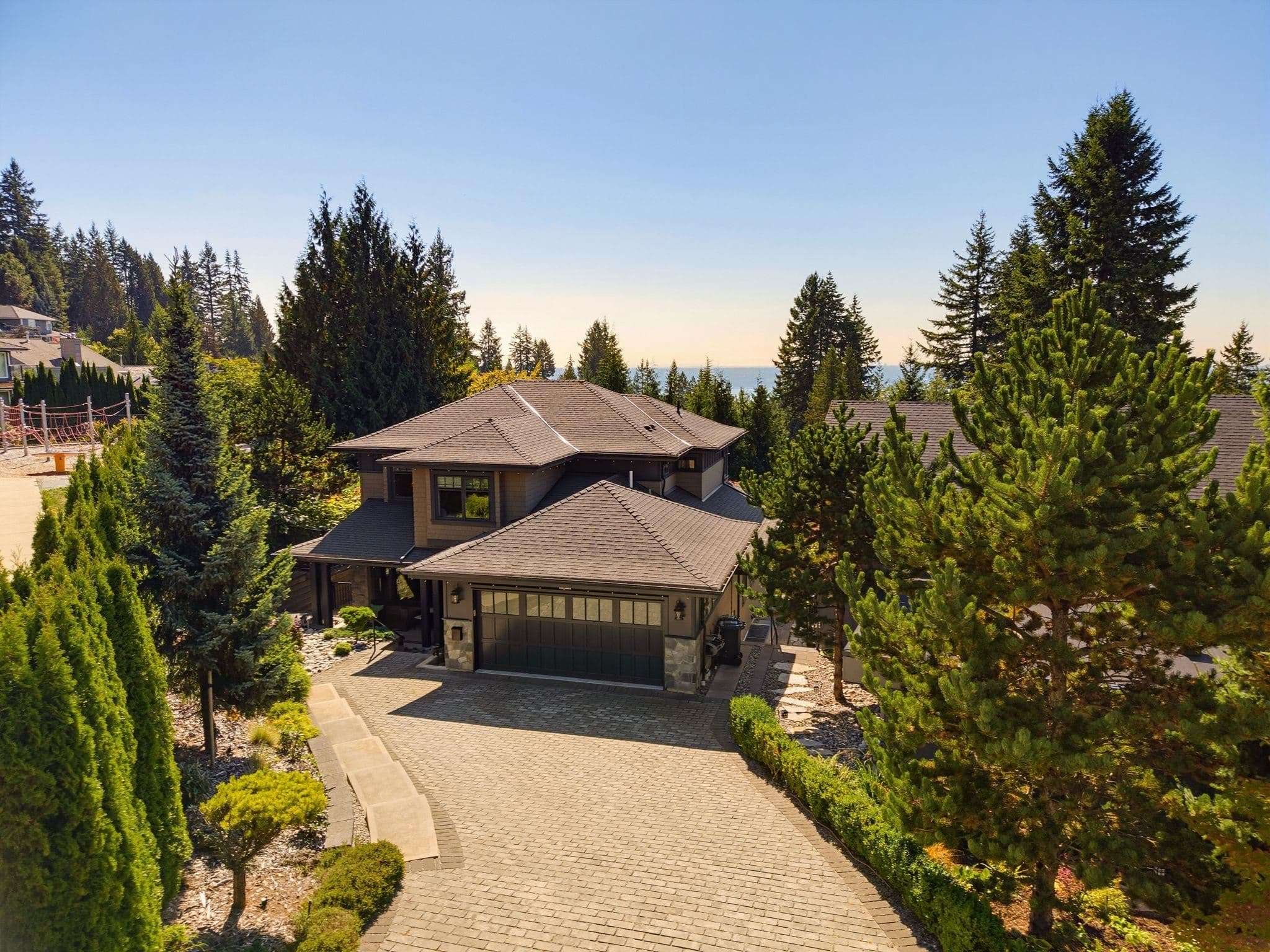 285 Monteray Avenue, North Vancouver, V7N 3E7 — photo 1