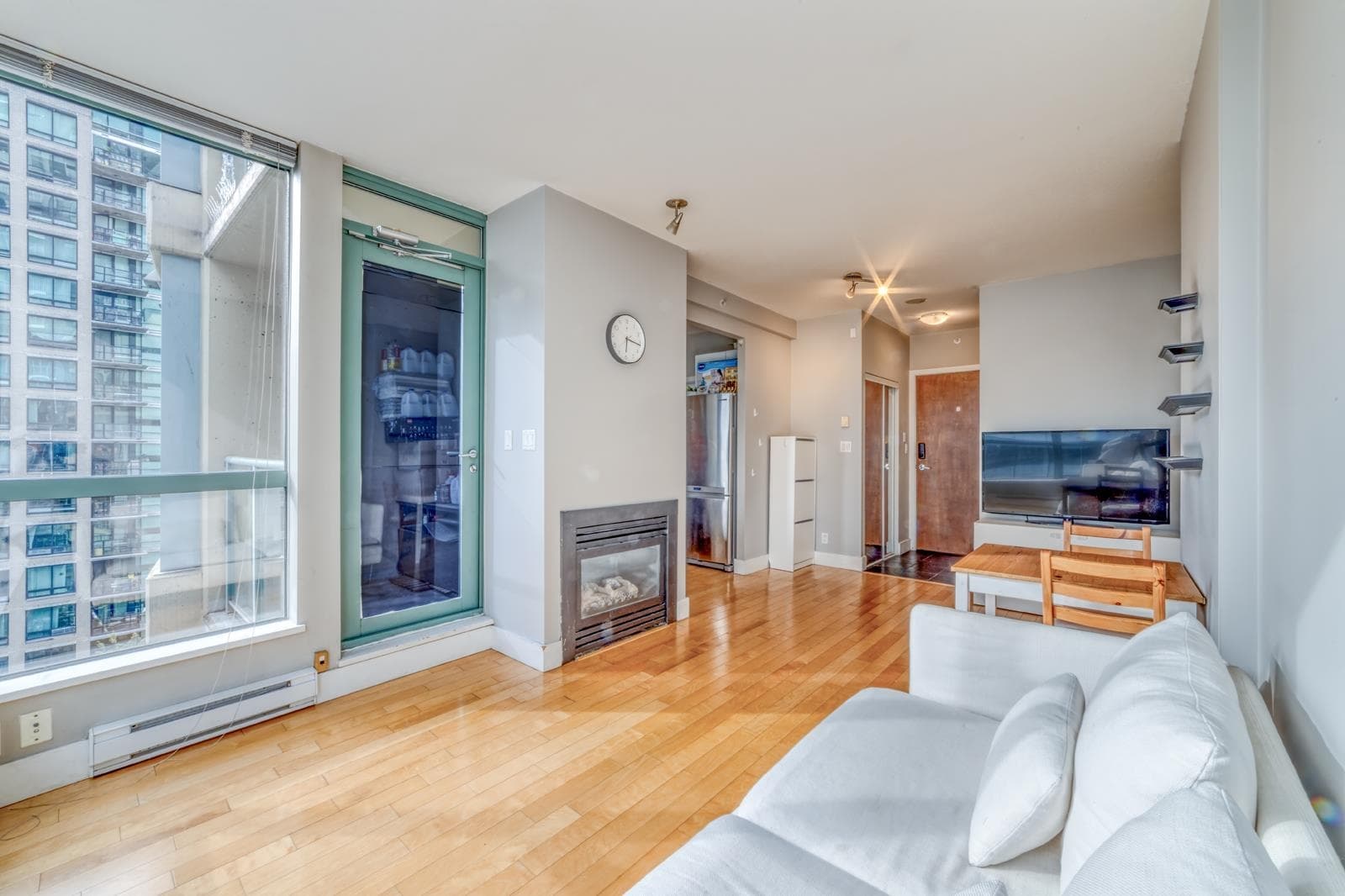 1003 - 1238 Burrard Street, Vancouver, V6Z 3E1 — photo 2