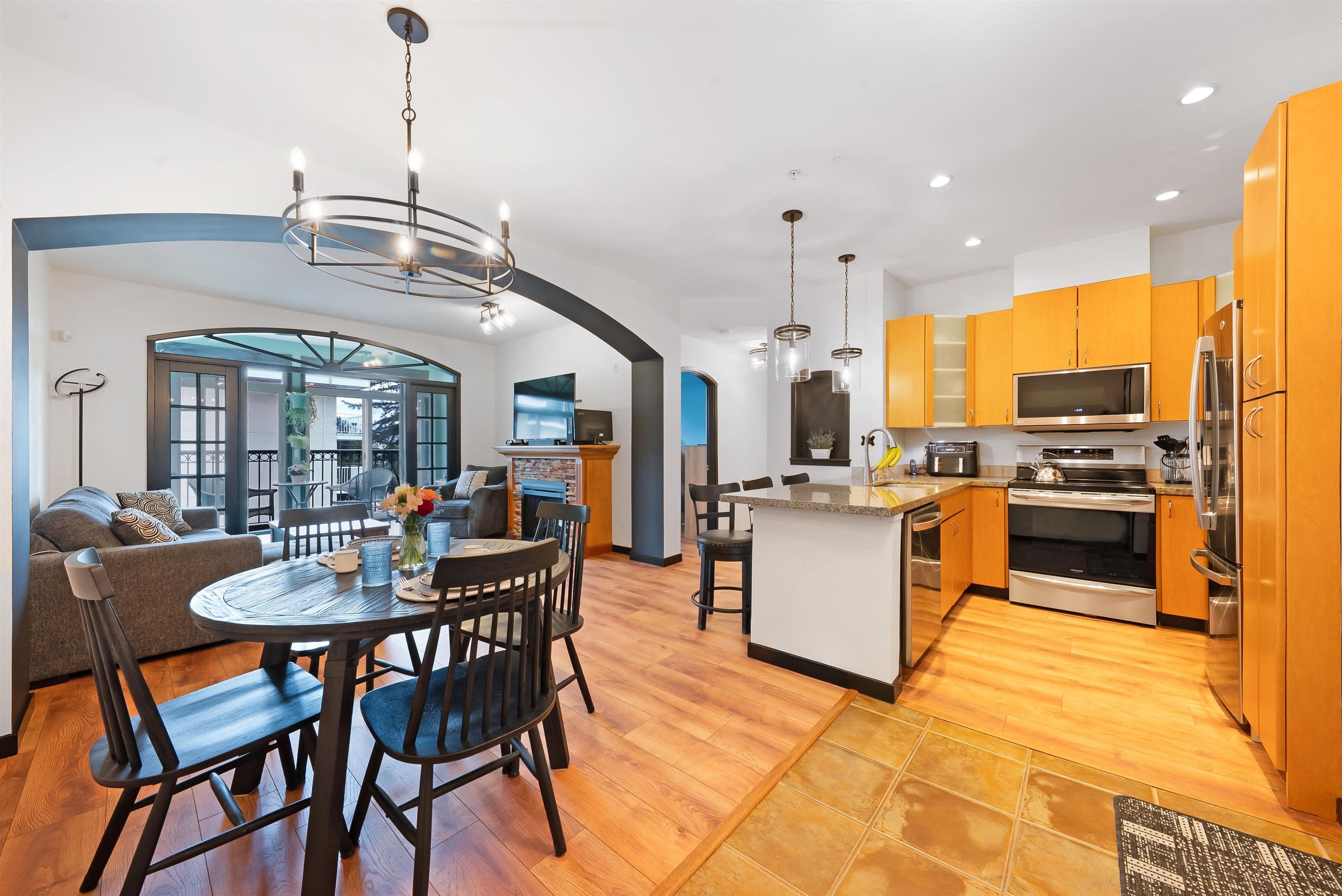 208 - 33485 South Fraser Way, Abbotsford, V2S 8P9 — photo 3