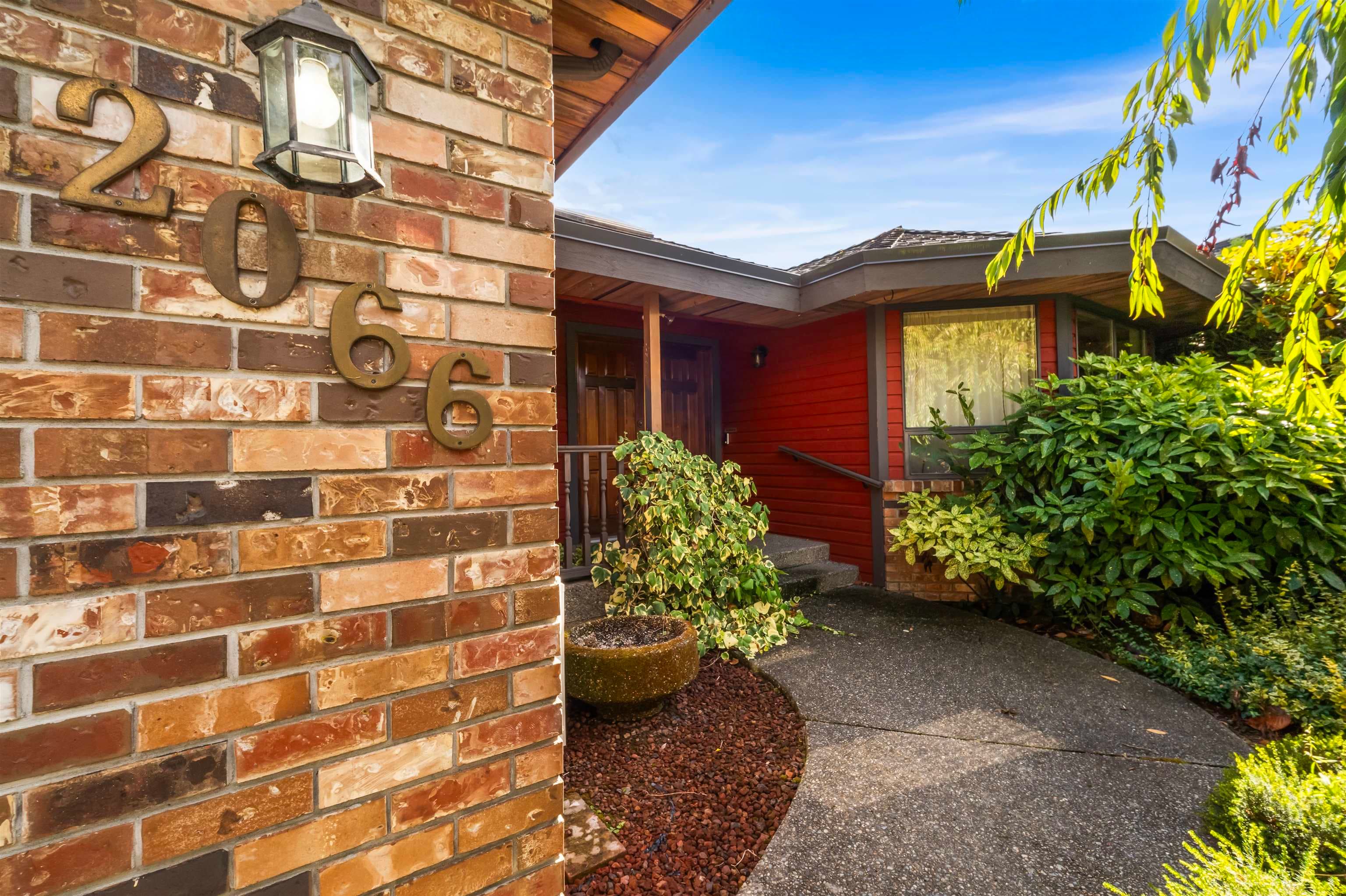 2066 149 Street, Surrey, V4A 8L4 — photo 4