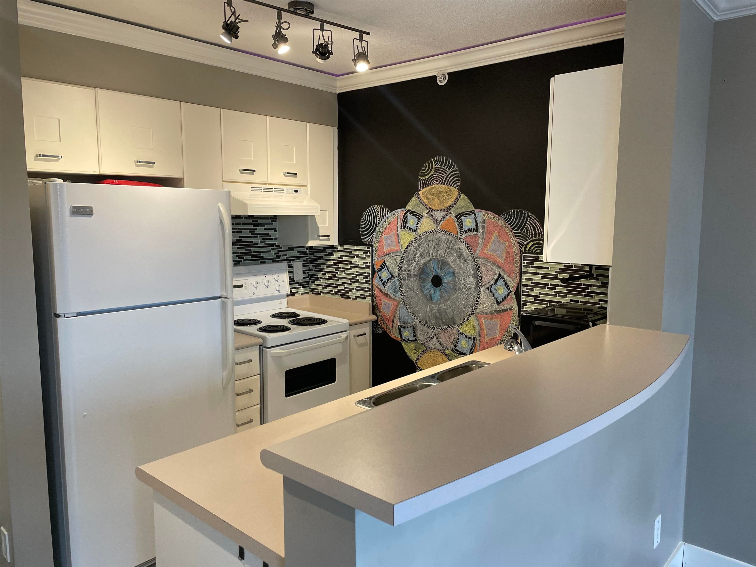 909 - 3438 Vanness Avenue, Vancouver